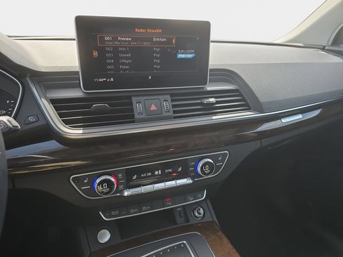 Used 2020 Audi Q5 Premium Plus w/ Premium Plus Package AWD/4WD image 16