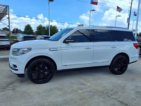 Used 2021 Lincoln Navigator Reserve RWD image 3