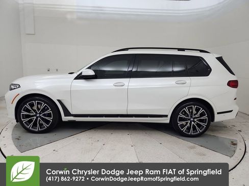 Used 2022 BMW X7 xDrive40i w/ M Sport Package image 5