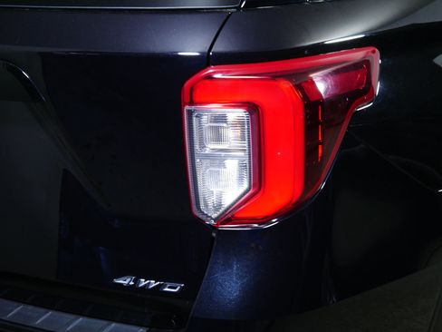 Used 2023 Ford Explorer ST-Line w/ Class IV Trailer Tow Package AWD/4WD image 17