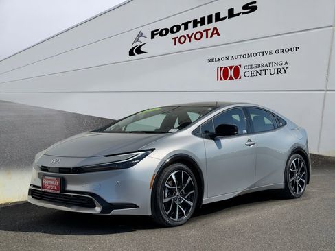 Used 2024 Toyota Prius Prime Premium w/ Advanced Technology Package FWD image 3