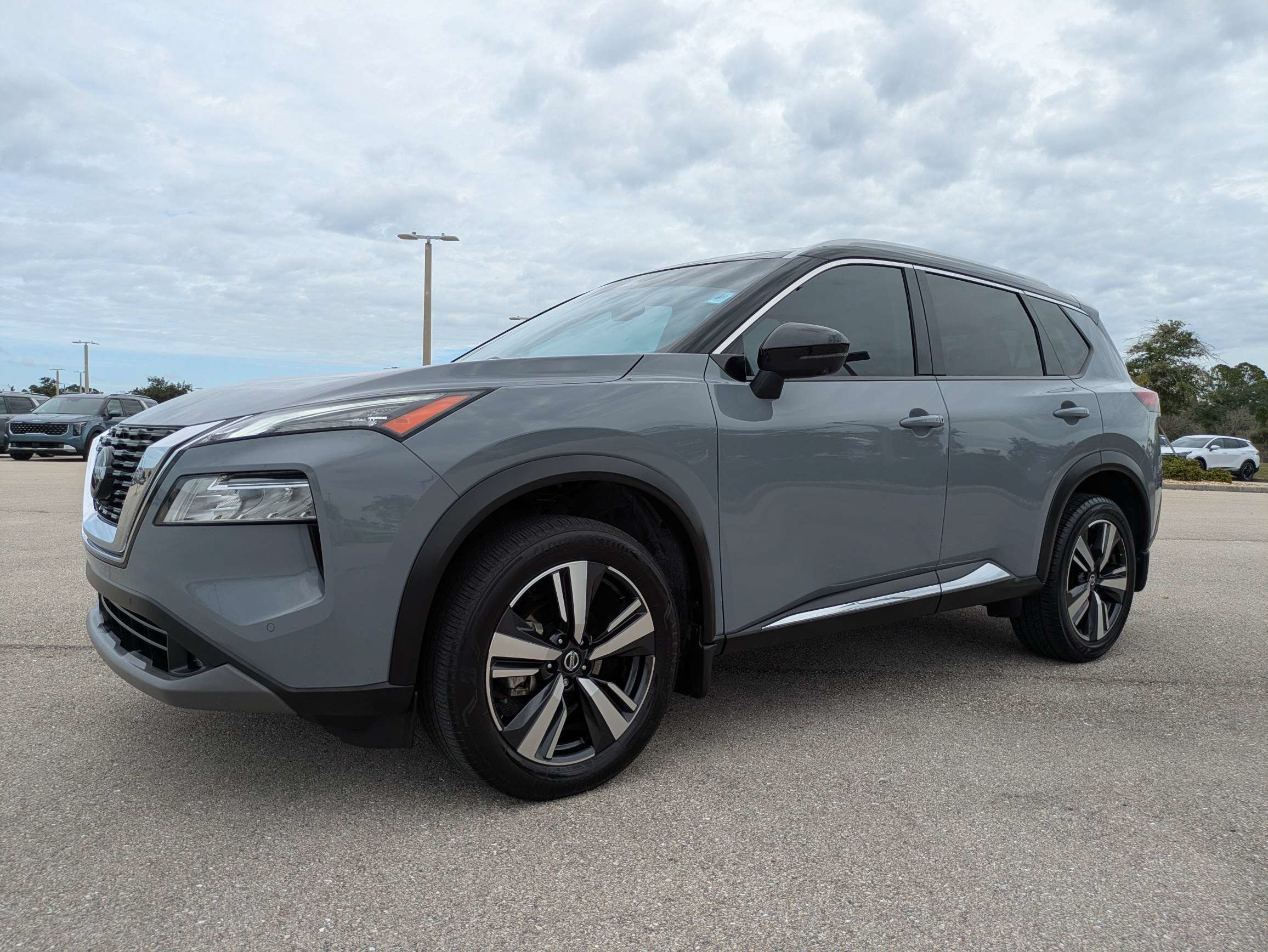 Used 2021 Nissan Rogue SL w/ Premium Package FWD image 8