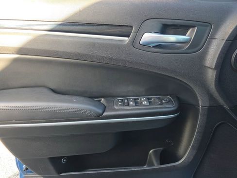 Used 2023 Chrysler 300 Touring w/ Sport Appearance Package image 23