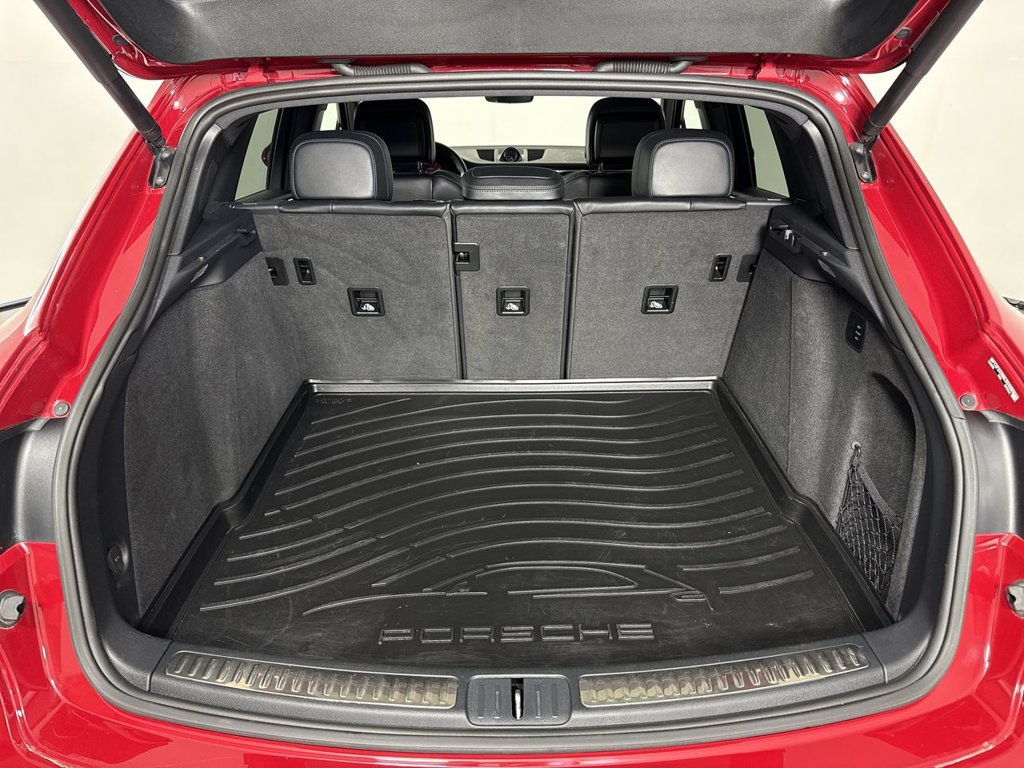 Certified 2024 Porsche Macan GTS AWD/4WD image 20