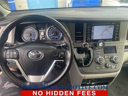Used 2019 Toyota Sienna XLE w/ XLE Navigation Package AWD/4WD image 3