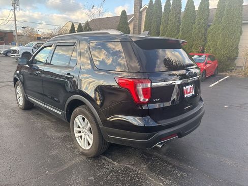 Used 2018 Ford Explorer XLT image 11