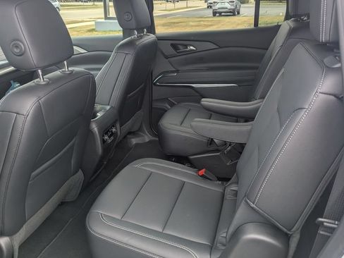 Used 2026 Chevrolet Traverse LT AWD/4WD image 9