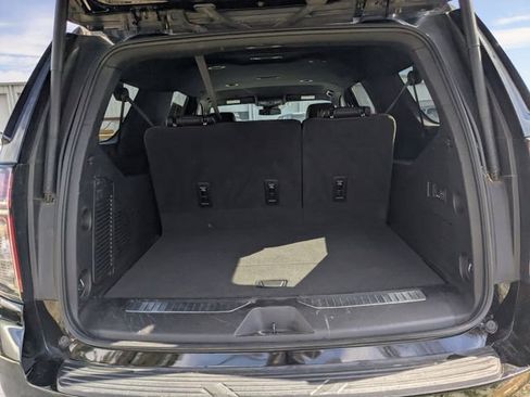Used 2024 Chevrolet Suburban Premier image 12