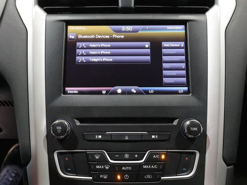 Used 2016 Ford Fusion SE FWD image 28