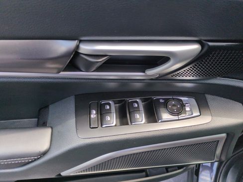 Used 2025 Kia Telluride LX FWD image 12