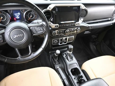 Used 2022 Jeep Gladiator Sport AWD/4WD image 14