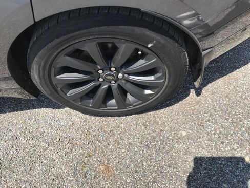 Used 2018 Land Rover Range Rover Velar R-Dynamic SE image 31