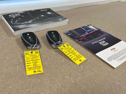 Certified 2024 Chevrolet Trax RS w/ Sunroof Package image 16