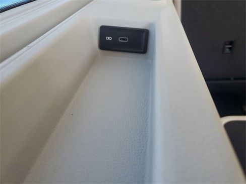 New 2025 Volkswagen ID. Buzz Pro S Plus image 9