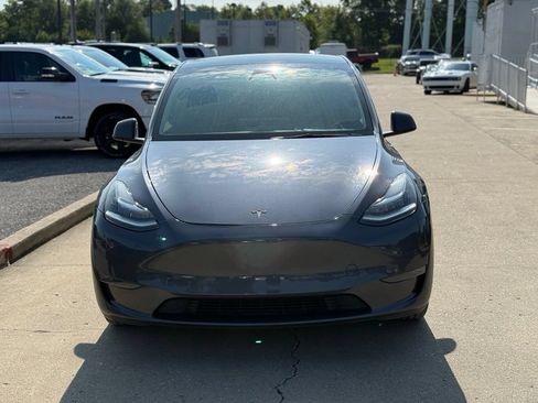 Used 2023 Tesla Model Y Long Range AWD/4WD image 3