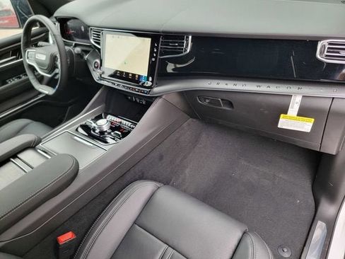 New 2026 Jeep Grand Wagoneer Summit AWD/4WD image 25