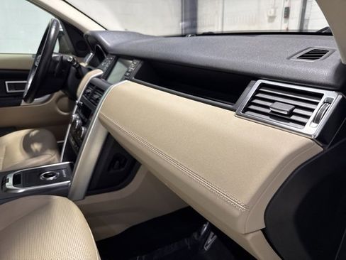 Used 2019 Land Rover Discovery Sport HSE image 35