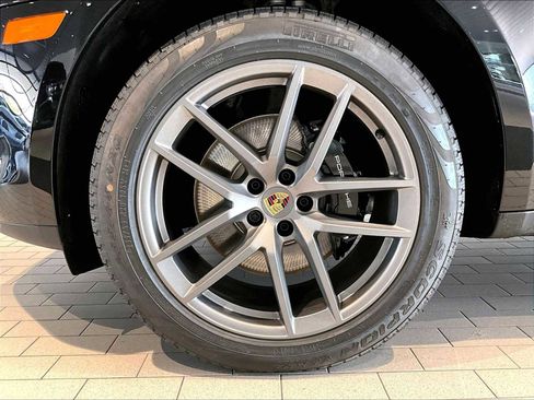 New 2026 Porsche Macan S image 11
