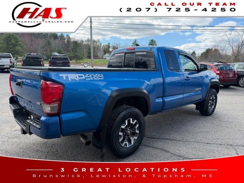 Used 2017 Toyota Tacoma TRD Off-Road w/ Premium & Technology Package AWD/4WD image 6