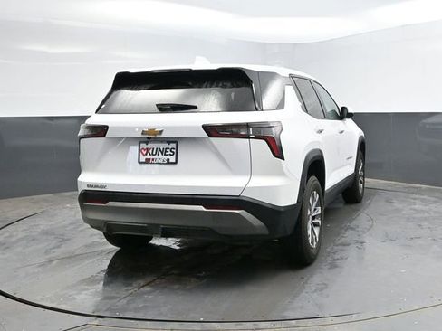 Used 2025 Chevrolet Equinox LT FWD image 9