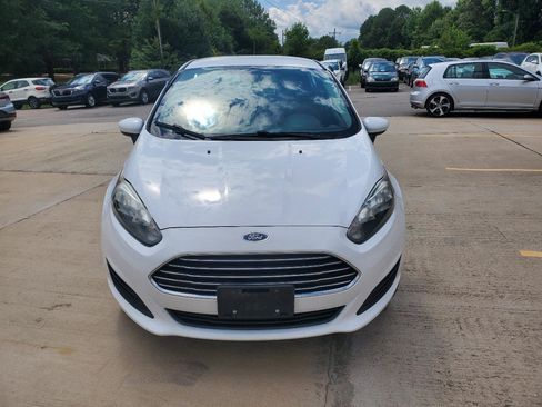 Used 2017 Ford Fiesta SE FWD image 2