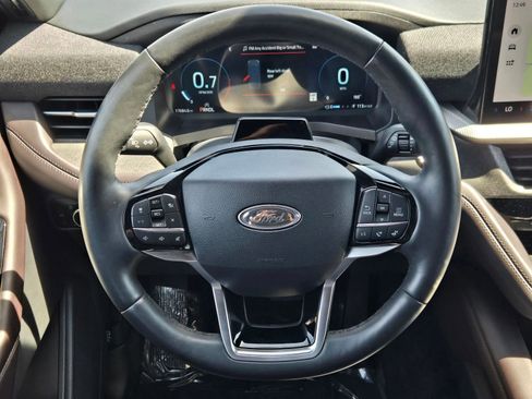 Used 2025 Ford Explorer Platinum w/ LUX Leather Package image 14