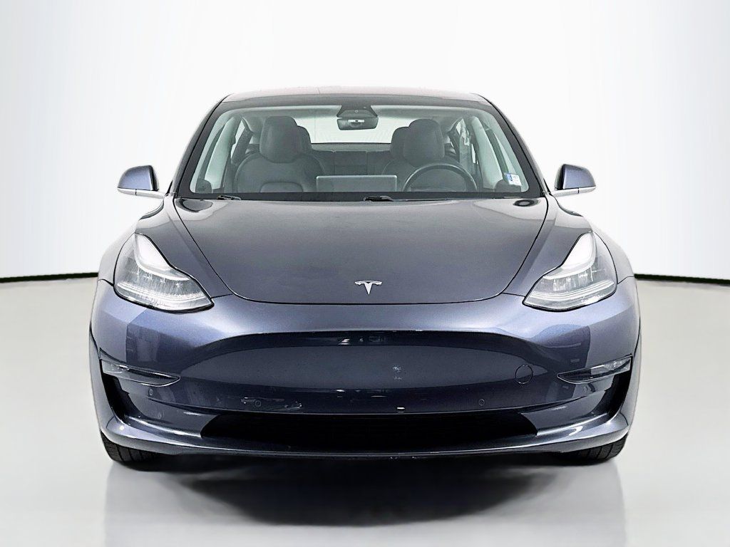 Used 2018 Tesla Model 3 Mid Range RWD image 2