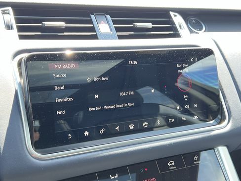 Used 2022 Land Rover Range Rover Sport HST image 24