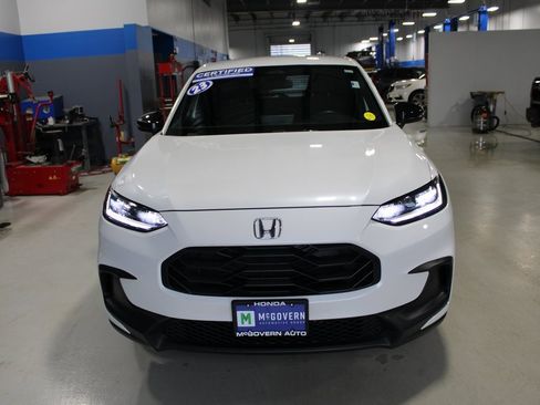 Used 2023 Honda HR-V Sport image 3