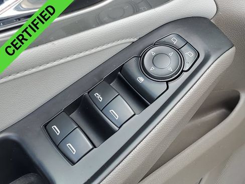 Certified 2021 Chevrolet Traverse LT FWD image 22