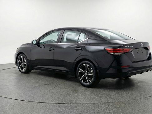 Used 2025 Nissan Sentra SV image 6