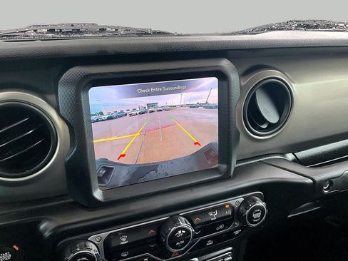 Used 2021 Jeep Gladiator Sport AWD/4WD image 26