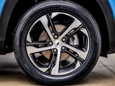Used 2024 Chevrolet Trax RS FWD image 35