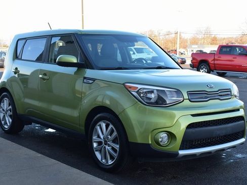 Used 2017 Kia Soul + image 7