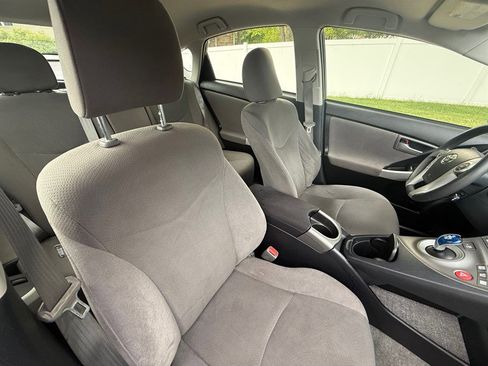 Used 2014 Toyota Prius Two FWD image 33
