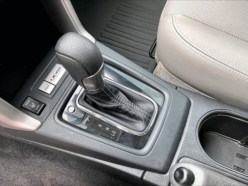 Used 2016 Subaru Forester 2.5i Touring image 17