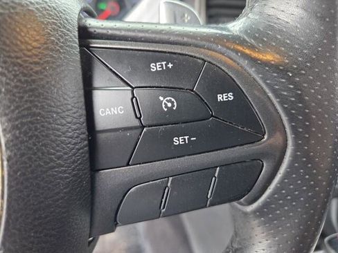 Used 2018 Dodge Charger R/T RWD image 12