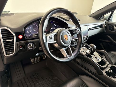 Used 2019 Porsche Cayenne S AWD/4WD image 4