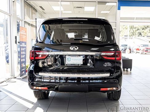 Used 2018 INFINITI QX80 2WD w/ Driver Assistance Package image 13