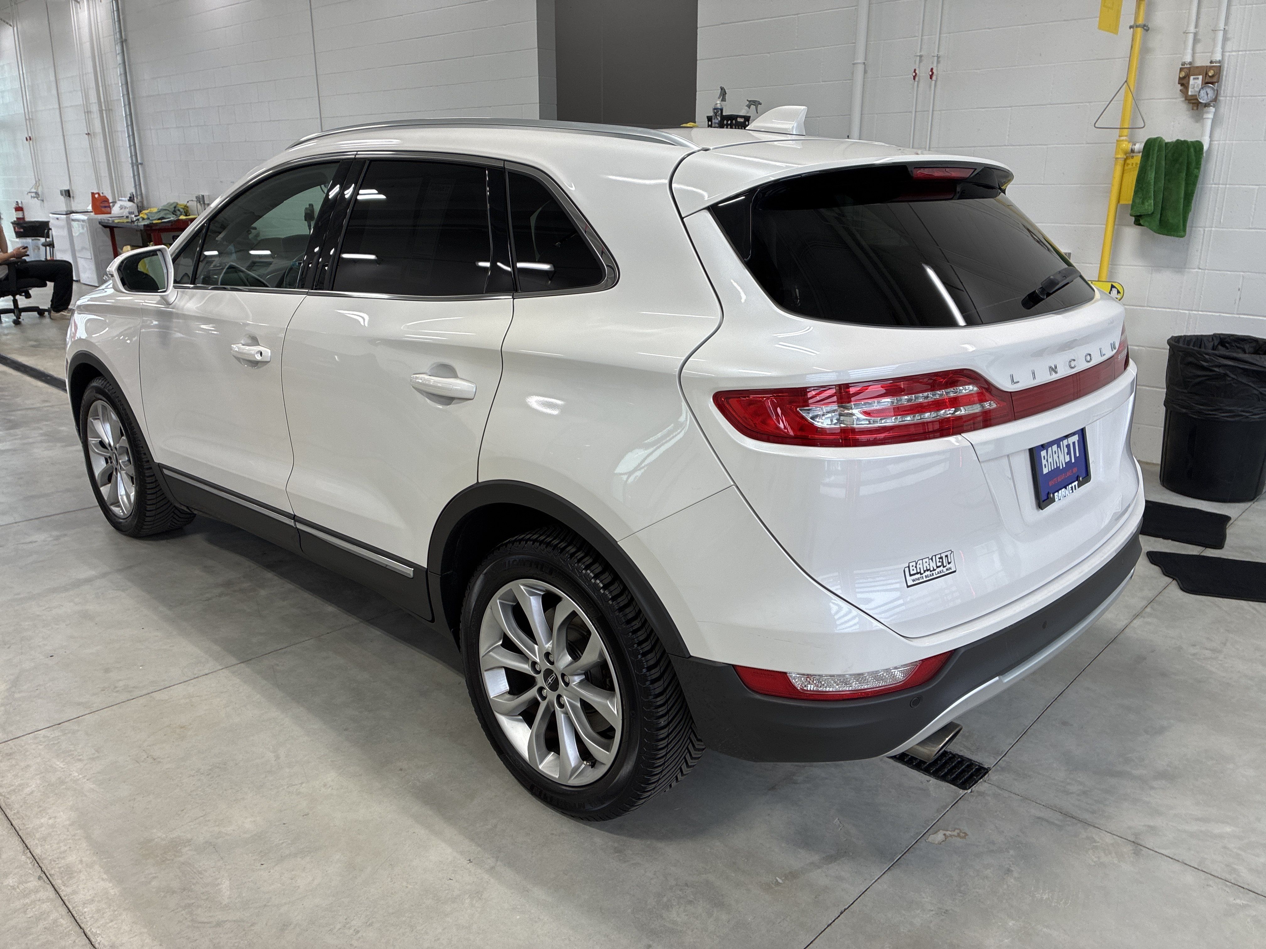 Used 2017 Lincoln MKC Select w/ Select Plus Package FWD image 4