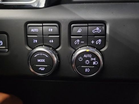 Used 2024 GMC Sierra 3500 Denali Ultimate image 33