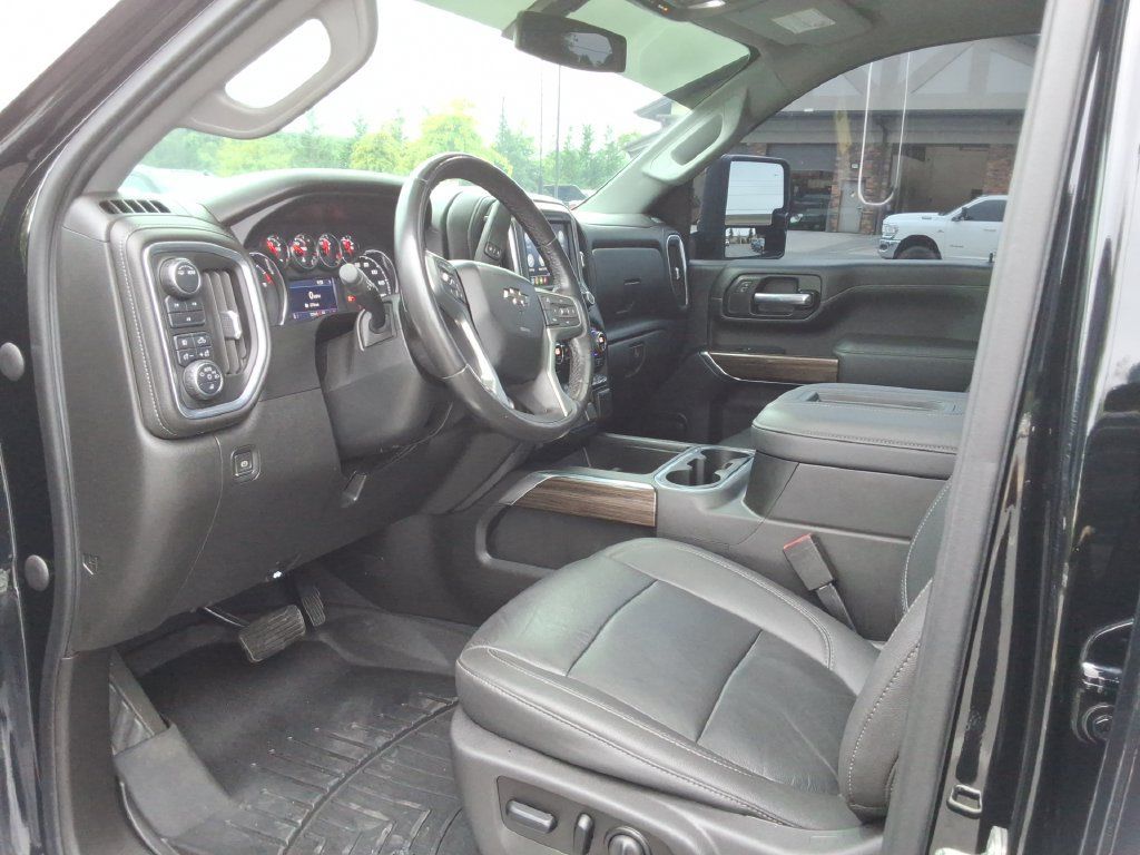 Used 2021 Chevrolet Silverado 2500 LT w/ Midnight Edition AWD/4WD image 24