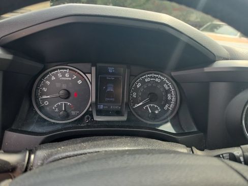 Used 2016 Toyota Tacoma TRD Sport w/ Towing Package AWD/4WD image 25