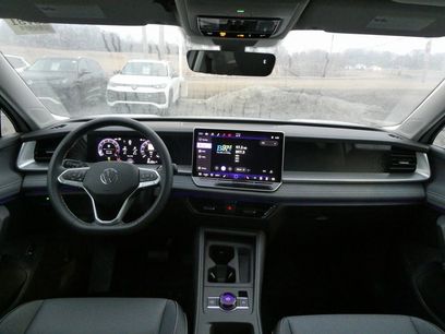 New 2026 Volkswagen Tiguan SE