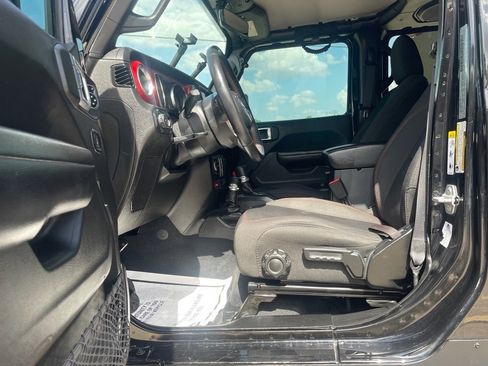 Used 2019 Jeep Wrangler Unlimited Rubicon image 18