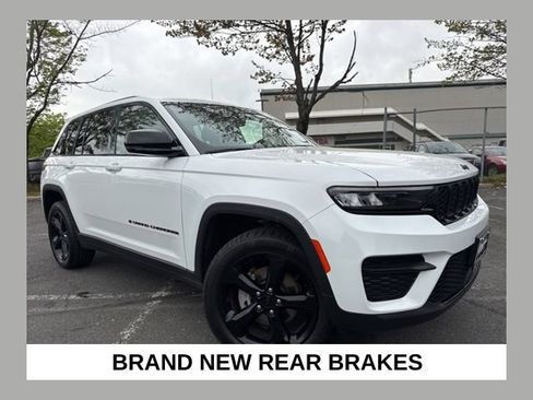 Used 2023 Jeep Grand Cherokee Altitude AWD/4WD image 1