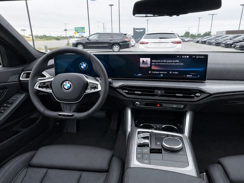 Used 2025 BMW 330i xDrive Sedan AWD/4WD image 9