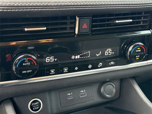 Certified 2021 Nissan Rogue SV image 26