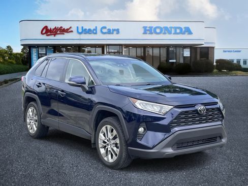 Used 2020 Toyota RAV4 XLE Premium AWD/4WD image 7