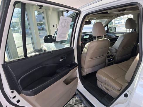 Used 2020 Honda Pilot Touring image 37